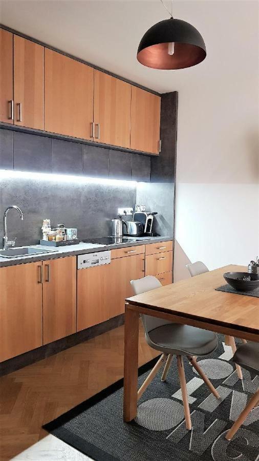 Old Town - Terrace & Parking Apartment